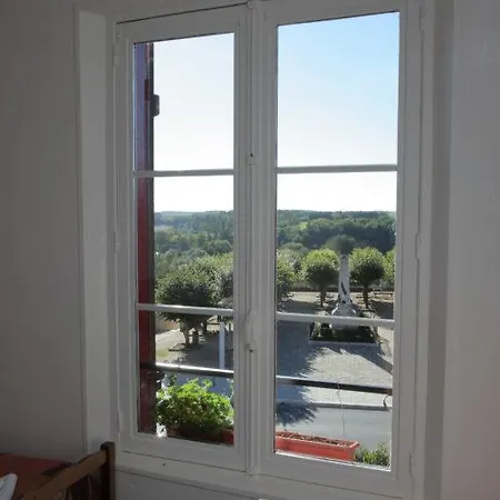 Отель Chateau-landon 2*