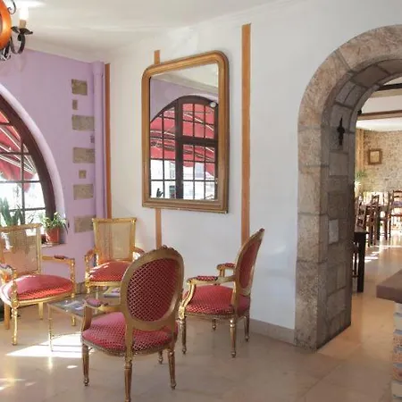 Chateau-landon Ξενοδοχείο 2*
